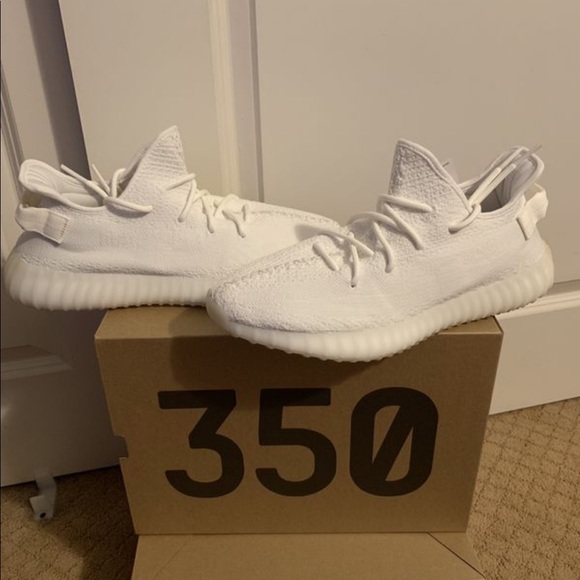 Yeezy triple white 10.5 - Picture 2 of 6